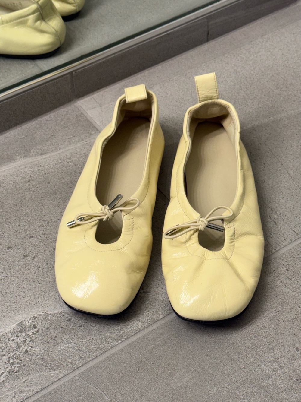 ALOHAS Pale Yellow Leather Ballet Flats with Knot Tie - Picture 2 of 4